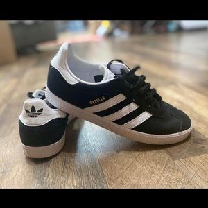 COPY - Adidas Gazelle sneakers *LIKE NEW*